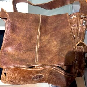 🌟HOST PICK🌟 👜 Vintage ROOTS Milano Tribe Messenger / Laptop  Shoulder Bag✨👜